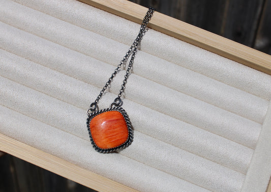 18" Native Made Orange Spiny Necklace