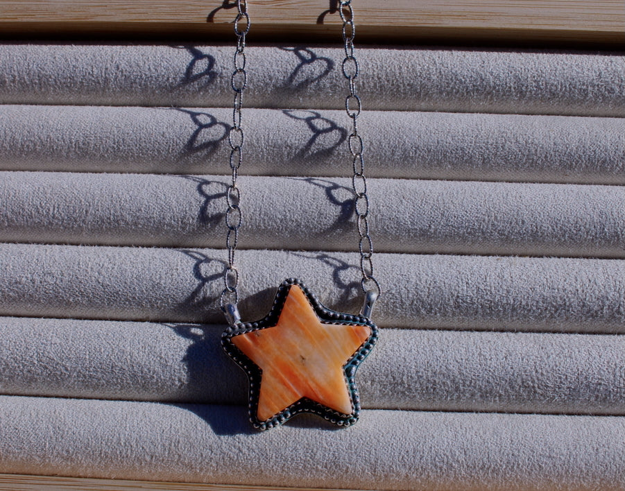 18" Orange Spiny Oyster Necklace