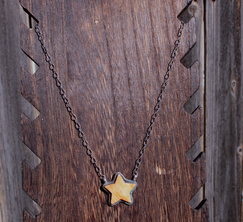 18" Orange Spiny Oyster Necklace